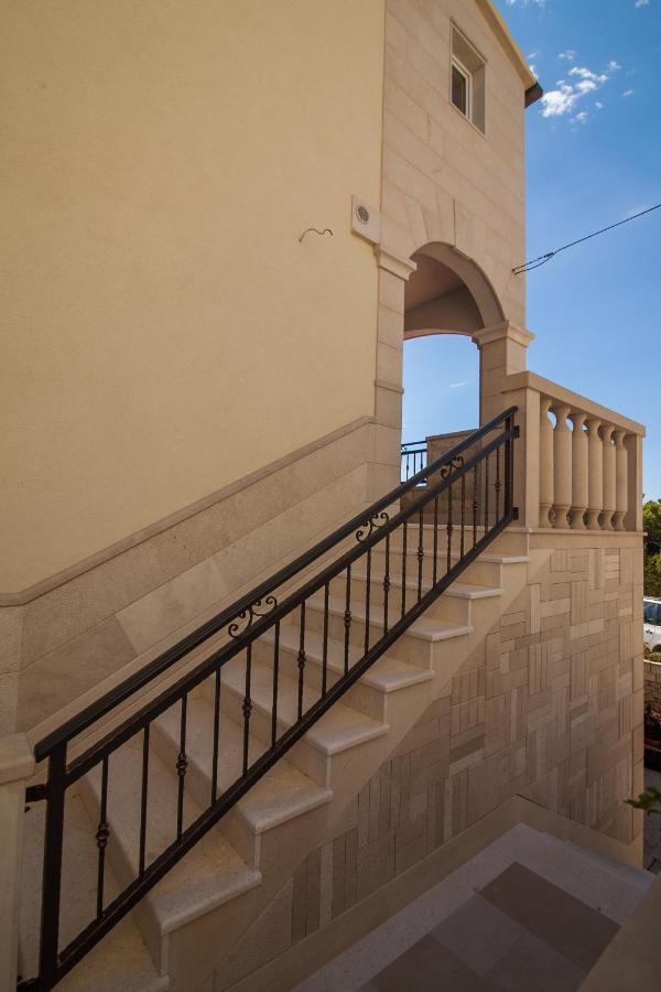 Domus Apartments Bol Exterior foto